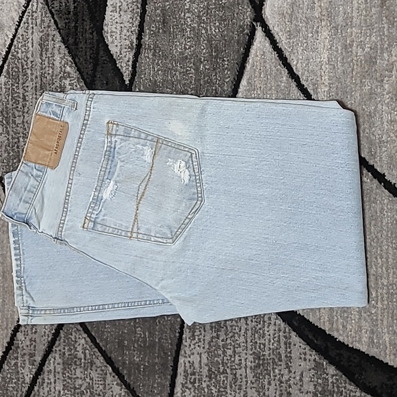 AER0POSTALE ESSEX STRAIGHT DISTRESSED DENIM JEAN - Picture 1 of 14